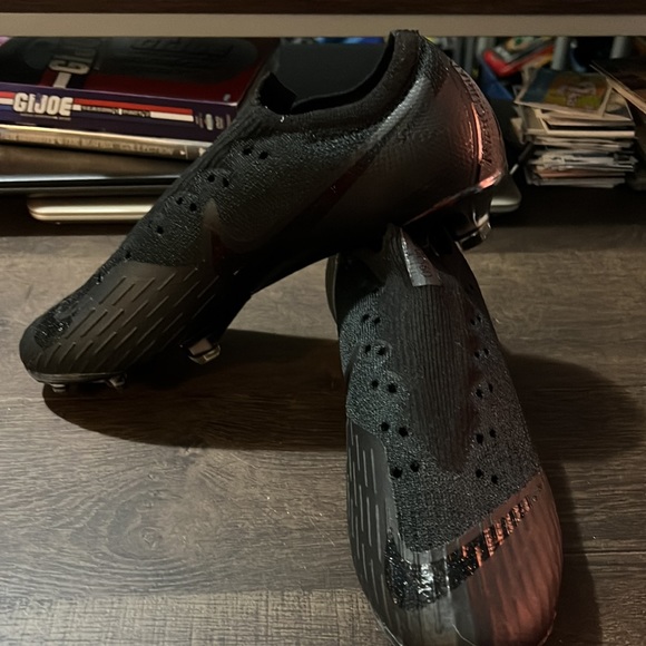 Nike Mercurial Vapor XII Elite size 6.5